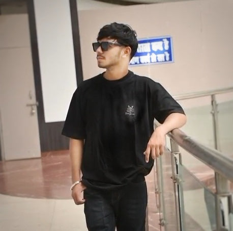 Shadow Ronin Oversized T-Shirt – 240 GSM Premium Cotton | Japanese Samurai Graphic Tee